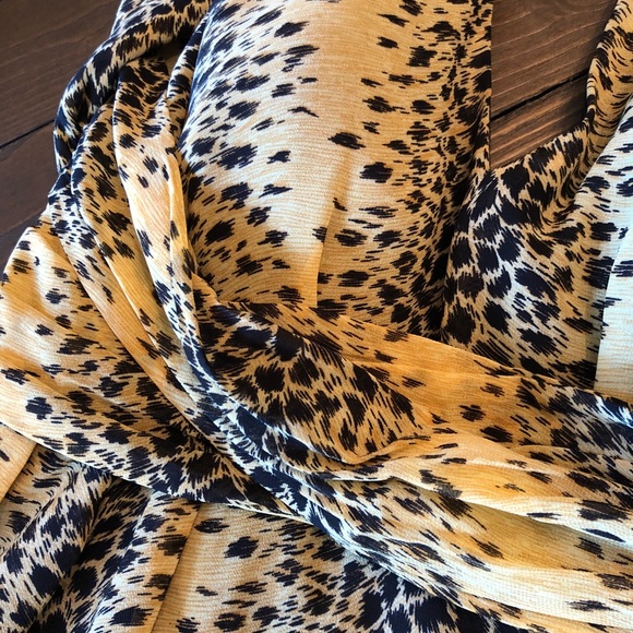 Guess animal print halter style dress - Picture 4 of 7